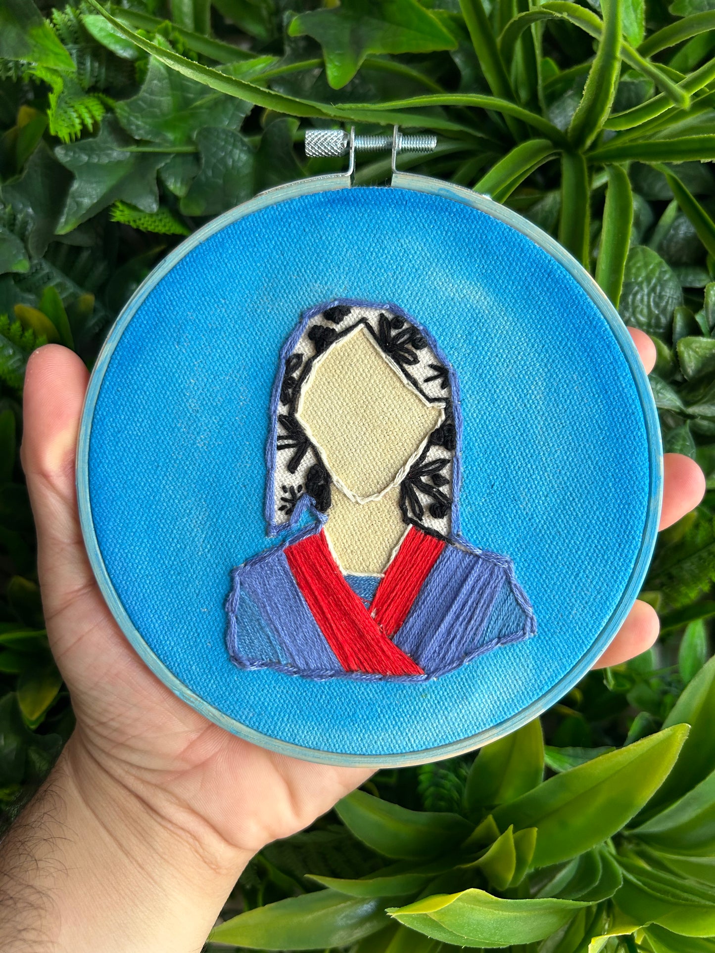 Mulan - Embroidered Decor